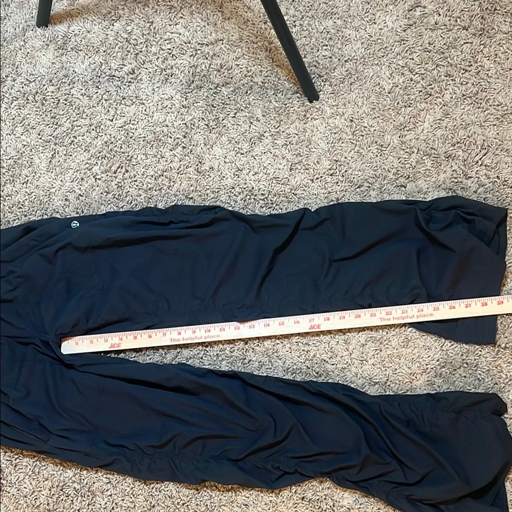 Lululemon Athletica Women’s Black Performance Leggings Size 4 - Picture 4 of 6